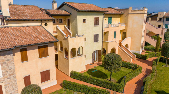 Appartamento in vendita a Peschiera del Garda