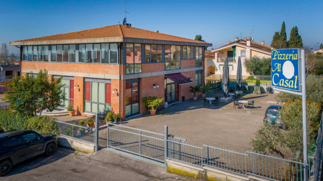 Locale commerciale in Vendita a Castelnuovo del Garda