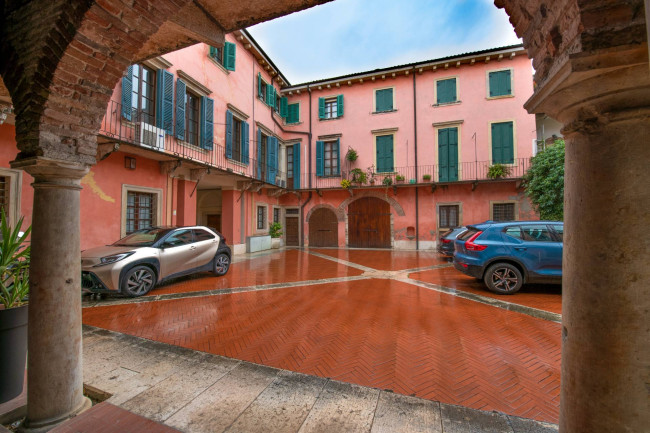 Appartamento in vendita a Verona