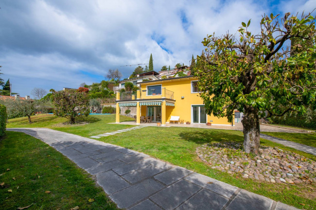 Villa in Vendita a Costermano