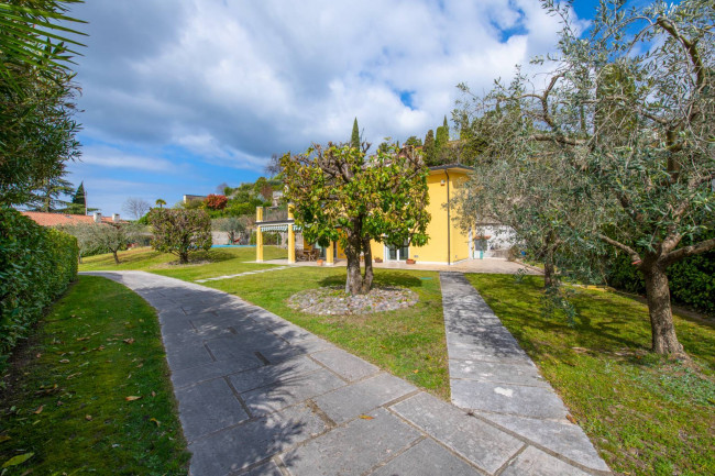 Villa in vendita a Costermano