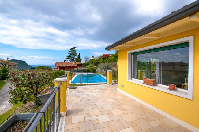 Villa in vendita a Costermano