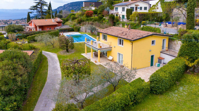 Villa in vendita a Costermano