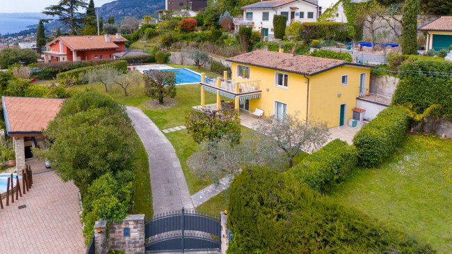 Villa in vendita a Costermano