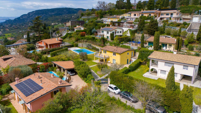 Villa in vendita a Costermano