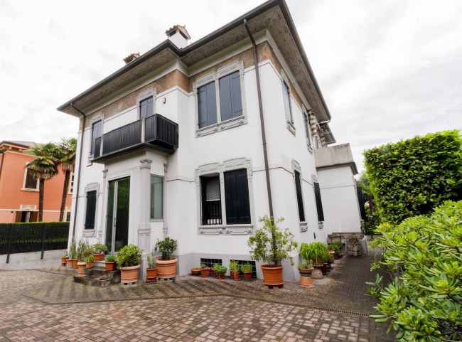 Casa singola in Vendita a Verona