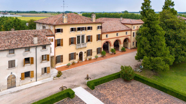 Villa for sale in Sorgà