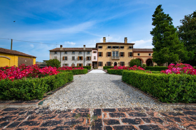 Villa for sale in Sorgà