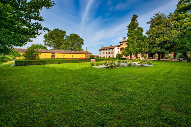 Villa for sale in Sorgà