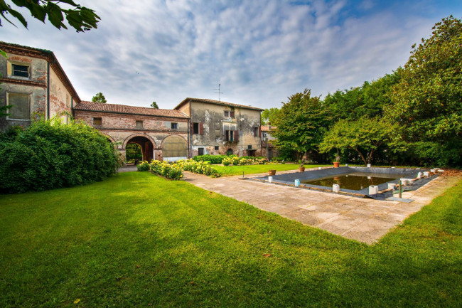 Villa for sale in Sorgà