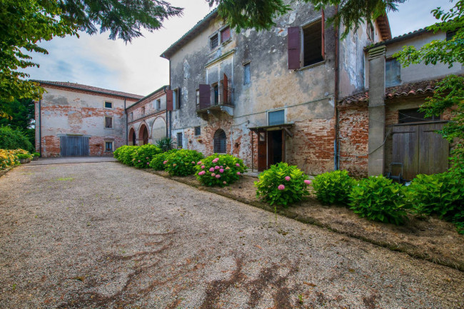 Villa for sale in Sorgà
