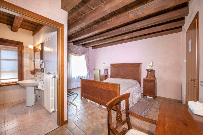 Villa for sale in Sorgà