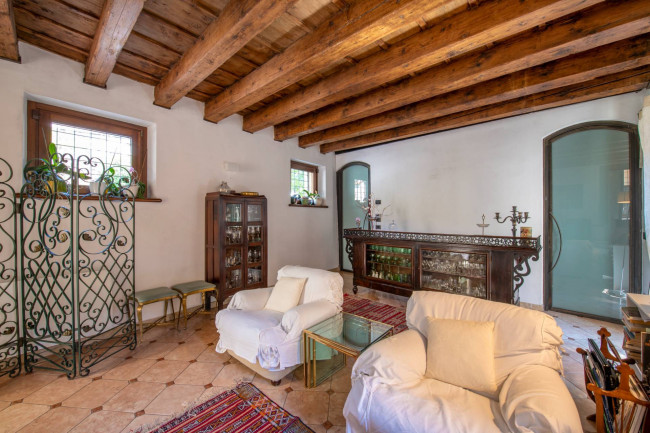 Casa Semindipendente in vendita a Verona