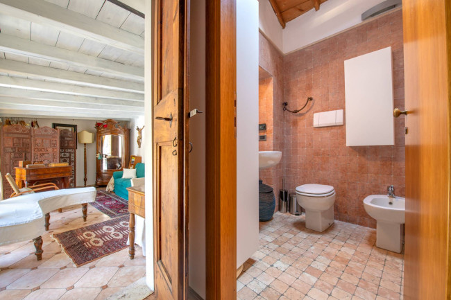 Casa Semindipendente in vendita a Verona