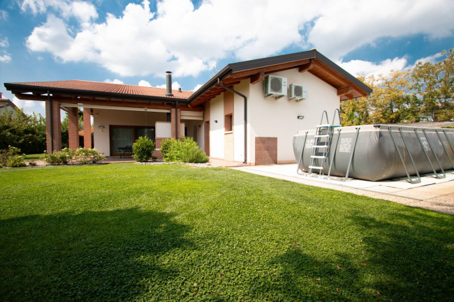 Villa in Vendita a Villa Bartolomea