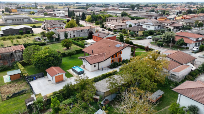 Villa in vendita a Villa Bartolomea