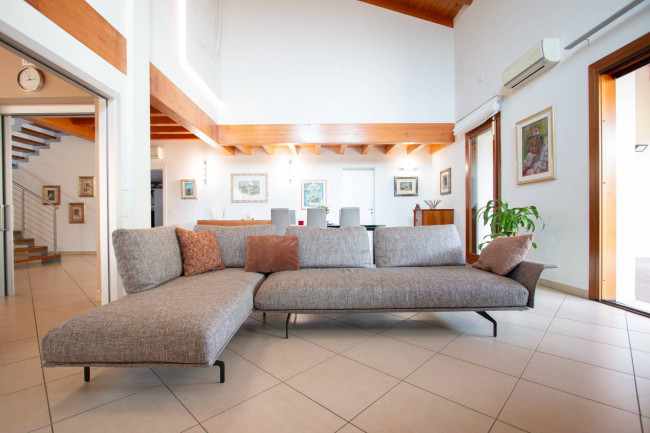 Villa in vendita a Villa Bartolomea