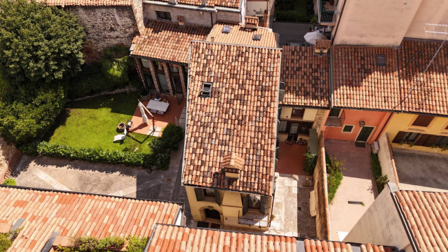 Casa Semindipendente in vendita a Verona