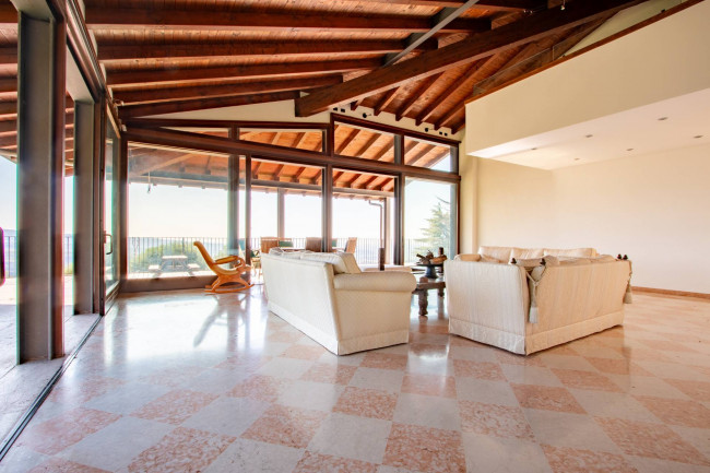 Villa for sale in Fumane