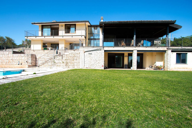 Villa for sale in Fumane