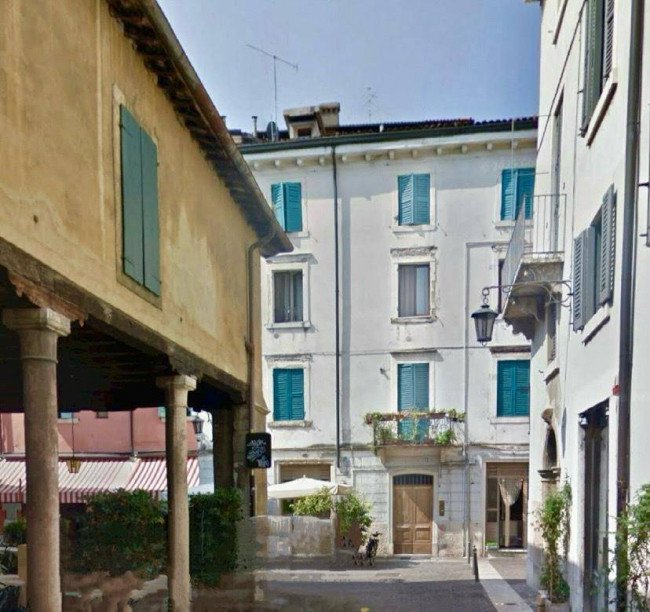 Appartamento in Affitto a Verona