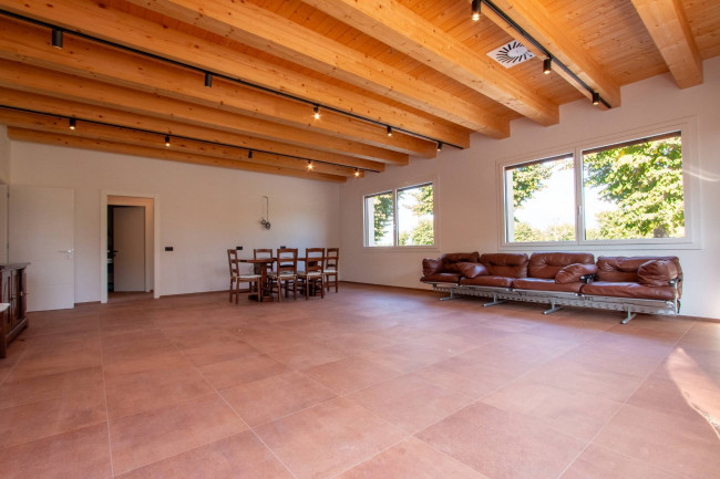 Landwirtschaftlicher Betrieb zu verkauf in Lazise