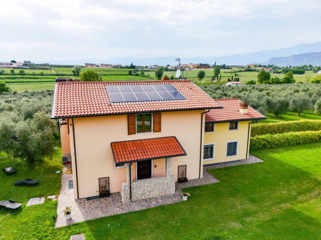 Villa in vendita a Bardolino