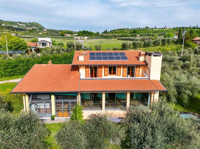 Villa in vendita a Bardolino