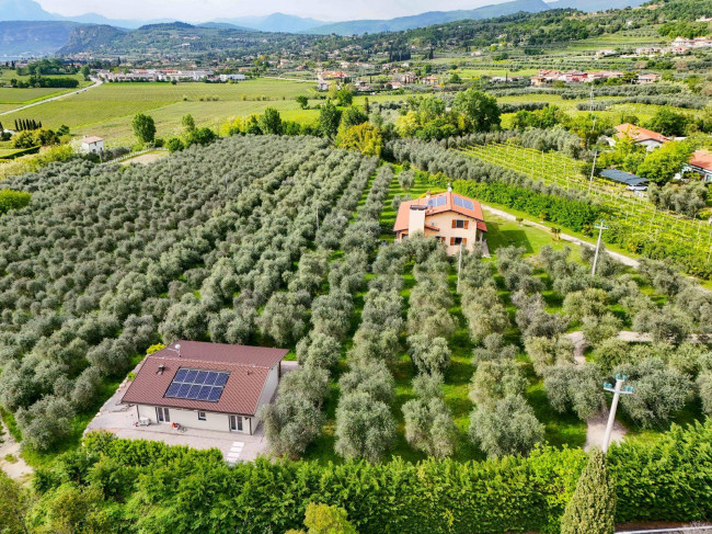 Villa in vendita a Bardolino