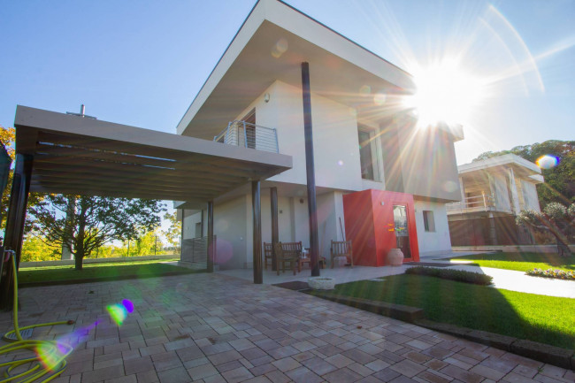 Villa for sale in San Giovanni Lupatoto