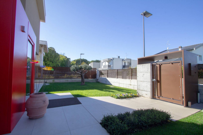 Villa for sale in San Giovanni Lupatoto