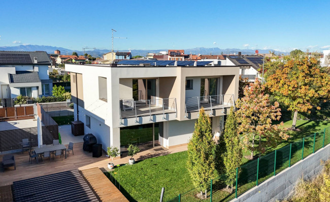 Villa for sale in San Giovanni Lupatoto