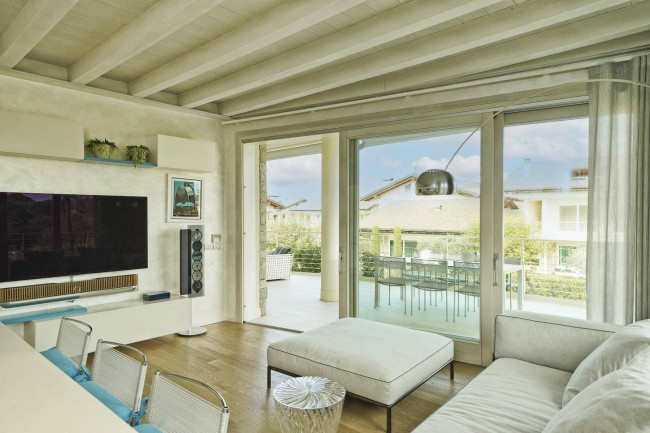 Appartamento in vendita a Sirmione