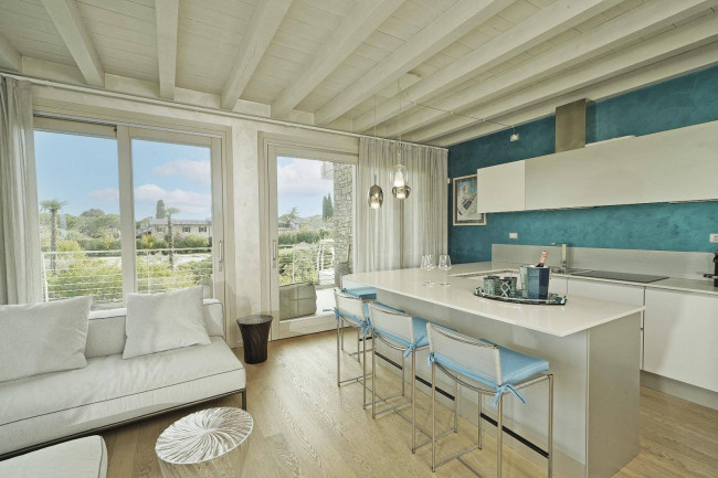 Appartamento in vendita a Sirmione