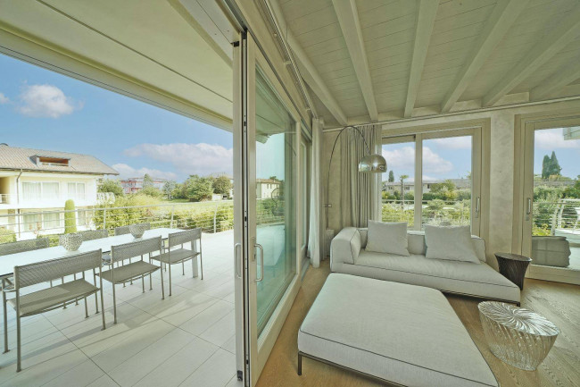 Appartamento in vendita a Sirmione