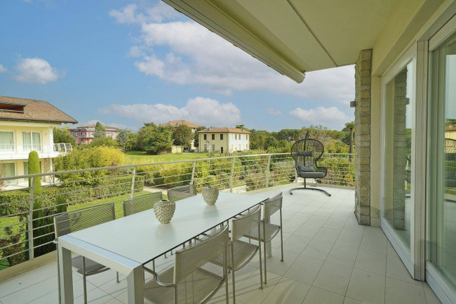 Appartamento in vendita a Sirmione