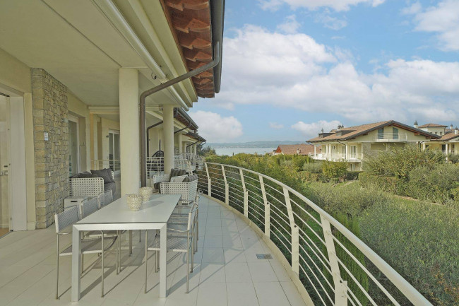 Appartamento in vendita a Sirmione