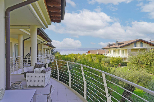 Appartamento in vendita a Sirmione
