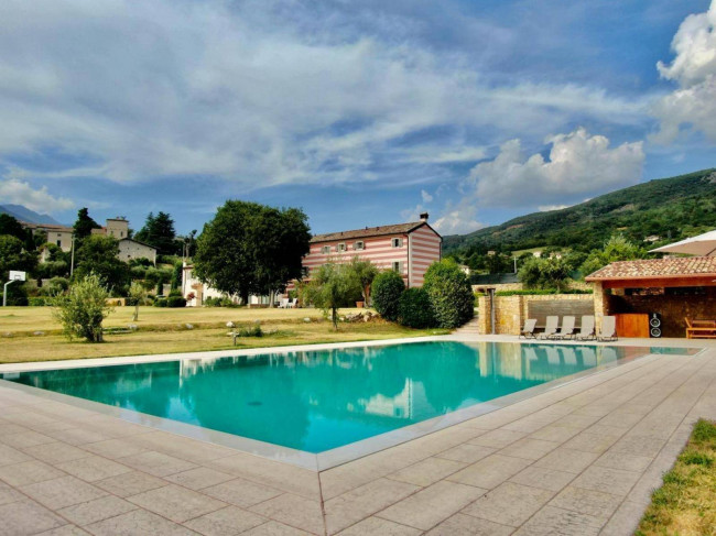 Rustico in Vendita a Caprino Veronese