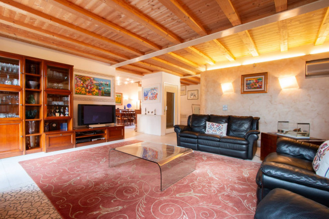 Villa in vendita a Verona