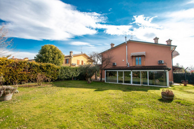 Villa for sale in Pescantina