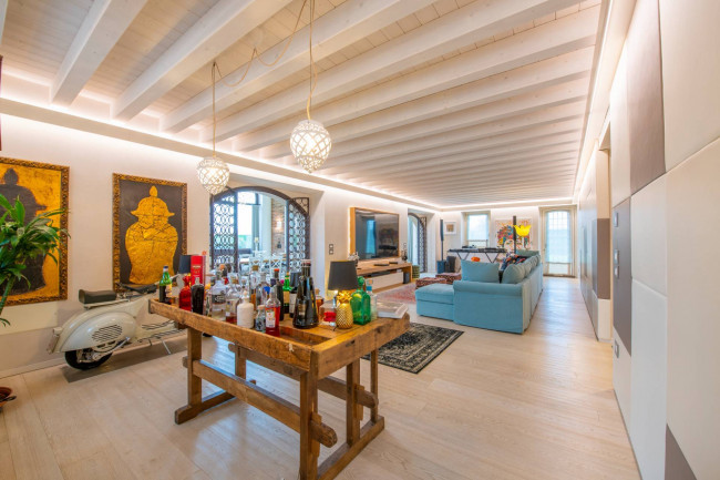 Villa in vendita a Lazise