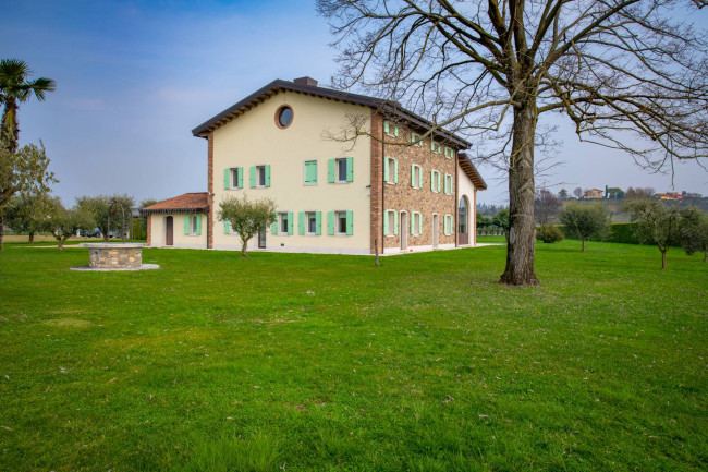 Villa in vendita a Lazise