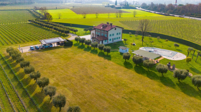 Villa in vendita a Lazise