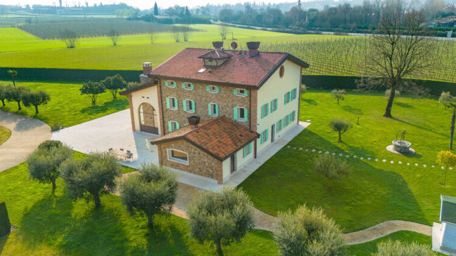 Villa in vendita a Lazise