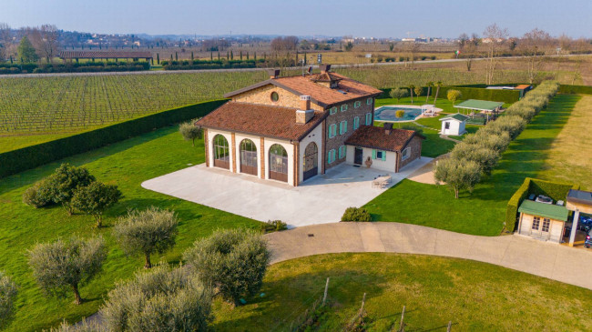 Villa in vendita a Lazise