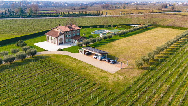 Villa in vendita a Lazise