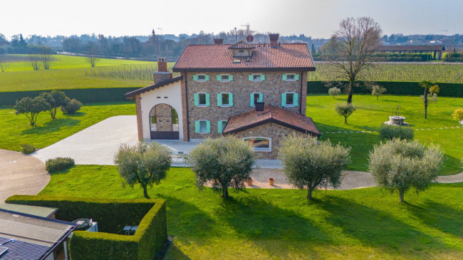 Villa in vendita a Lazise