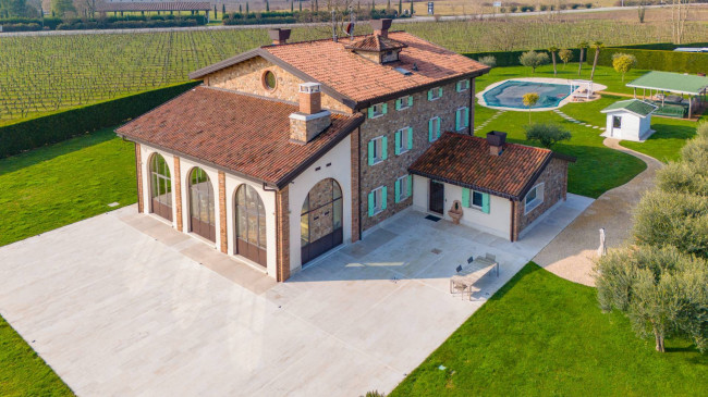 Villa in vendita a Lazise