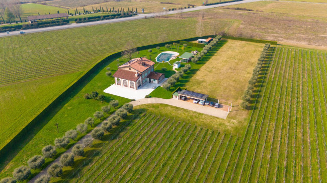 Villa in vendita a Lazise
